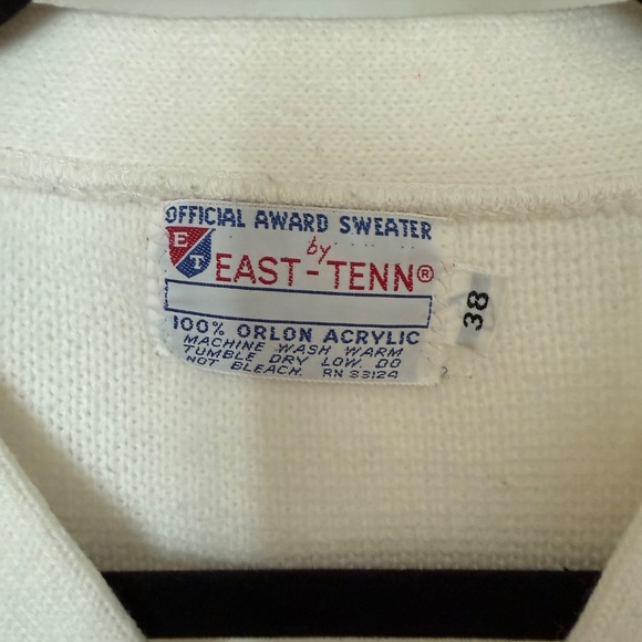 Vintage Tennis Style White V-Neck Sweater - Picture 5 of 5